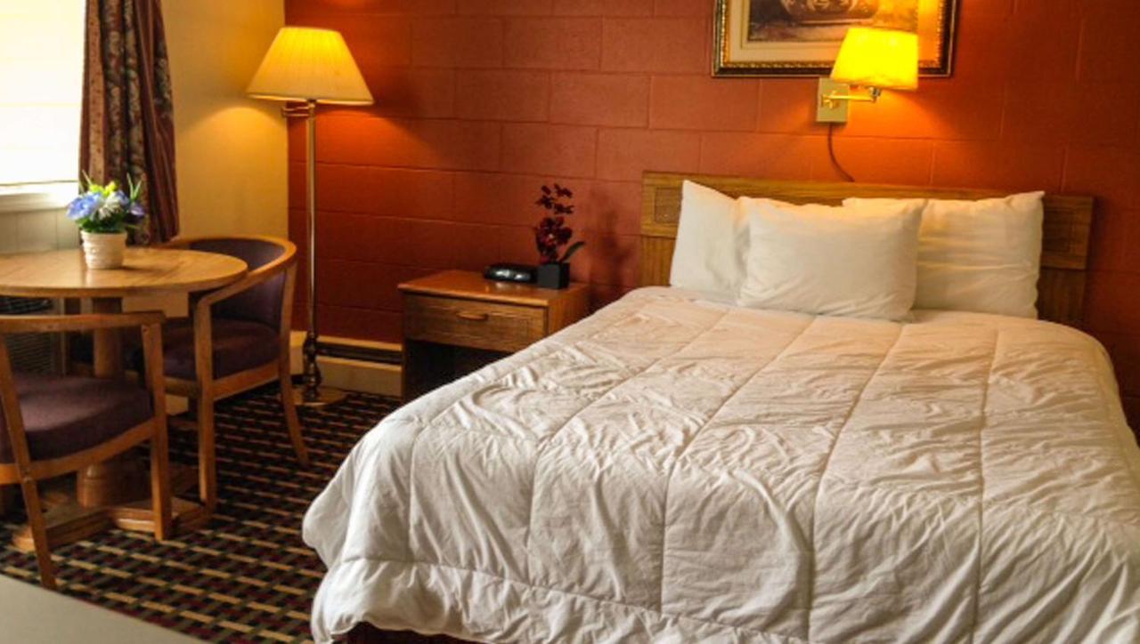 Rodeway Inn Manchester Buitenkant foto