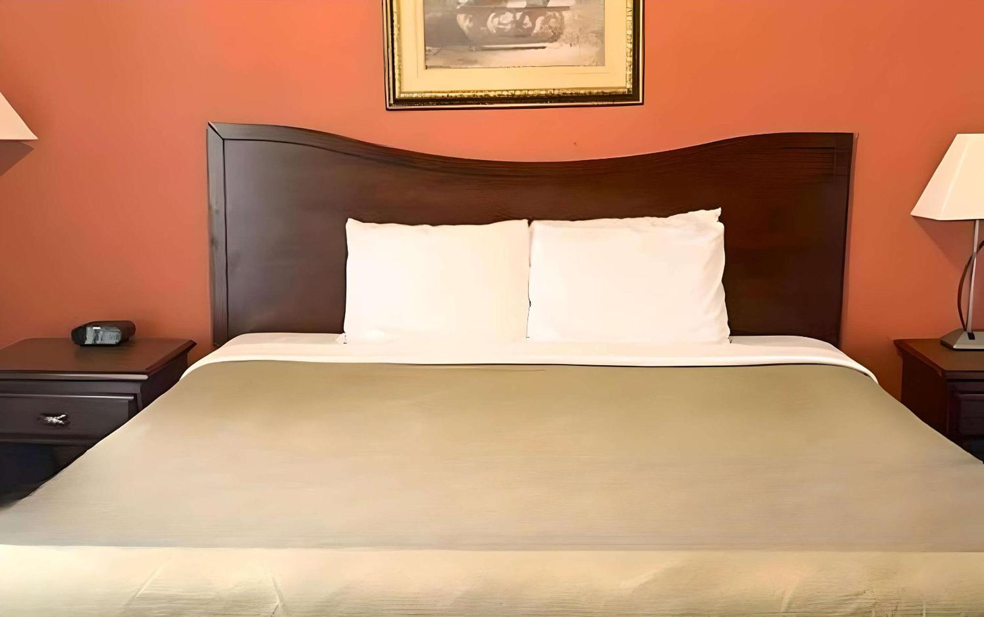 Rodeway Inn Manchester Buitenkant foto